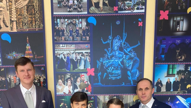 Stāv dziedātāju kvartets