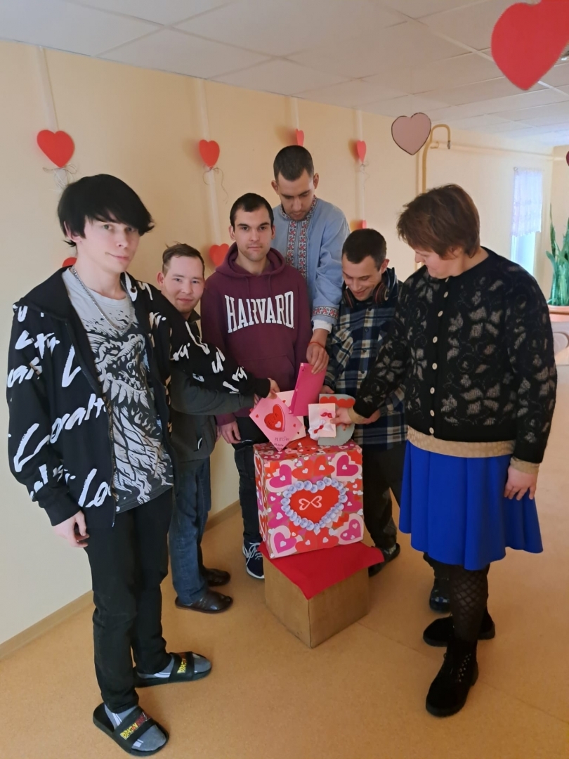 Klienti veido Valentīndienas apsveikumus