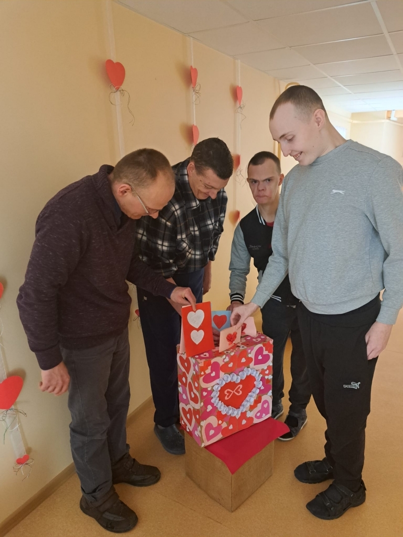 Klienti veido Valentīndienas apsveikumus