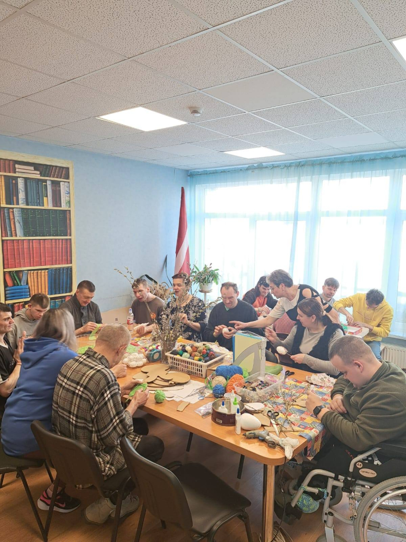 Lieldienu rokdarbu gatavošana