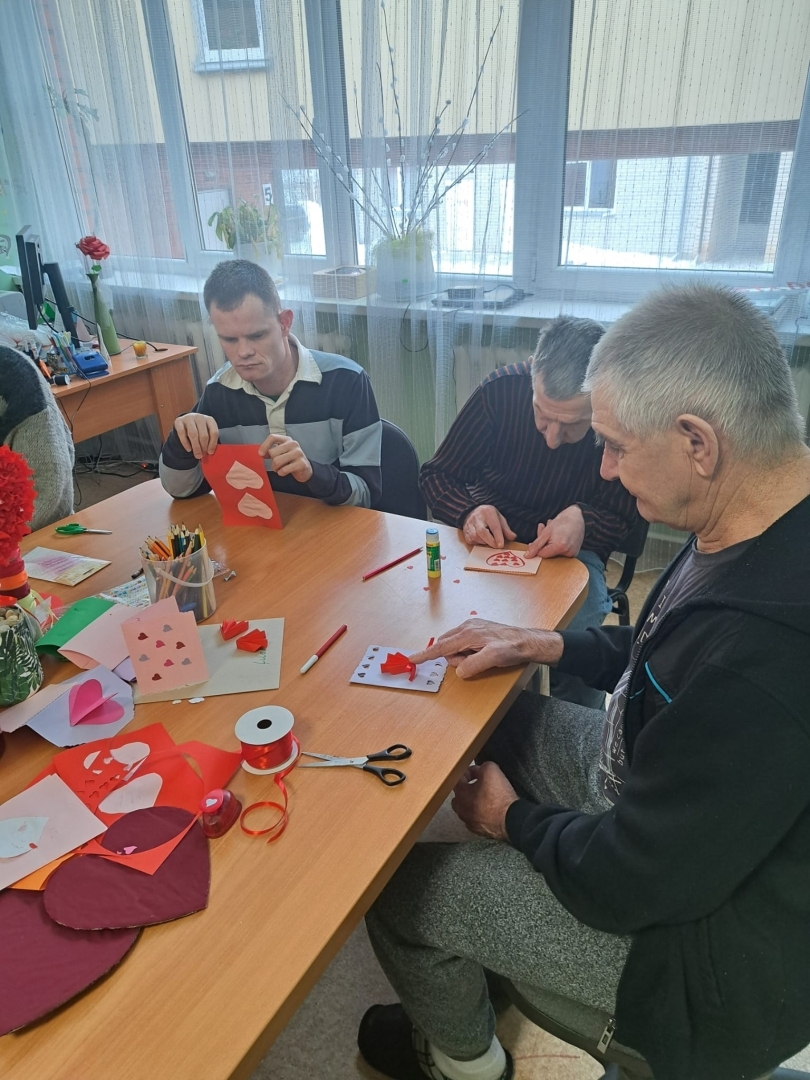 Klienti veido Valentīndienas apsveikumus