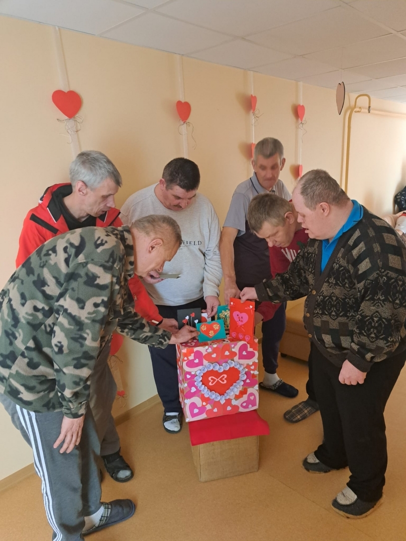 Klienti veido Valentīndienas apsveikumus