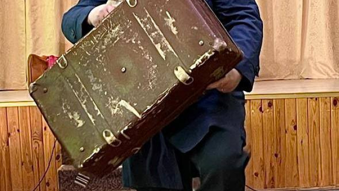 Cilvēki ar pašu dizainētām somām