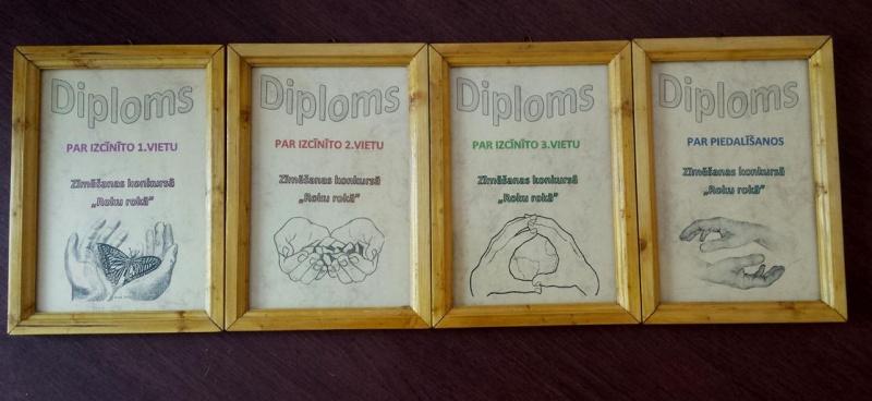 Diplomi un atzinības raksts