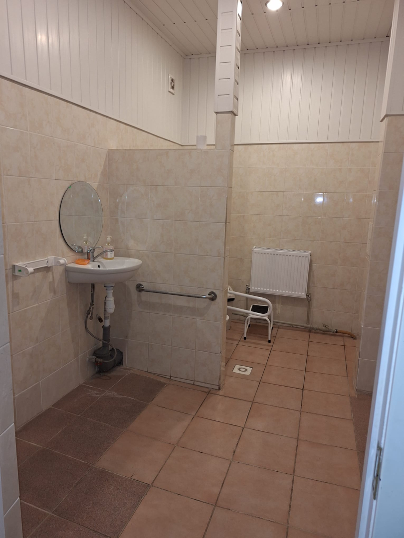 Filiāles telpas pēc veiktiem remontdarbiem, vannasistaba