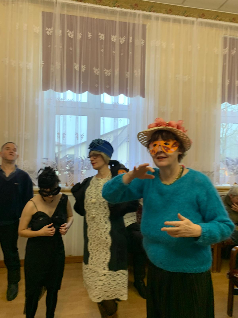 Dejas karnevāla maskās