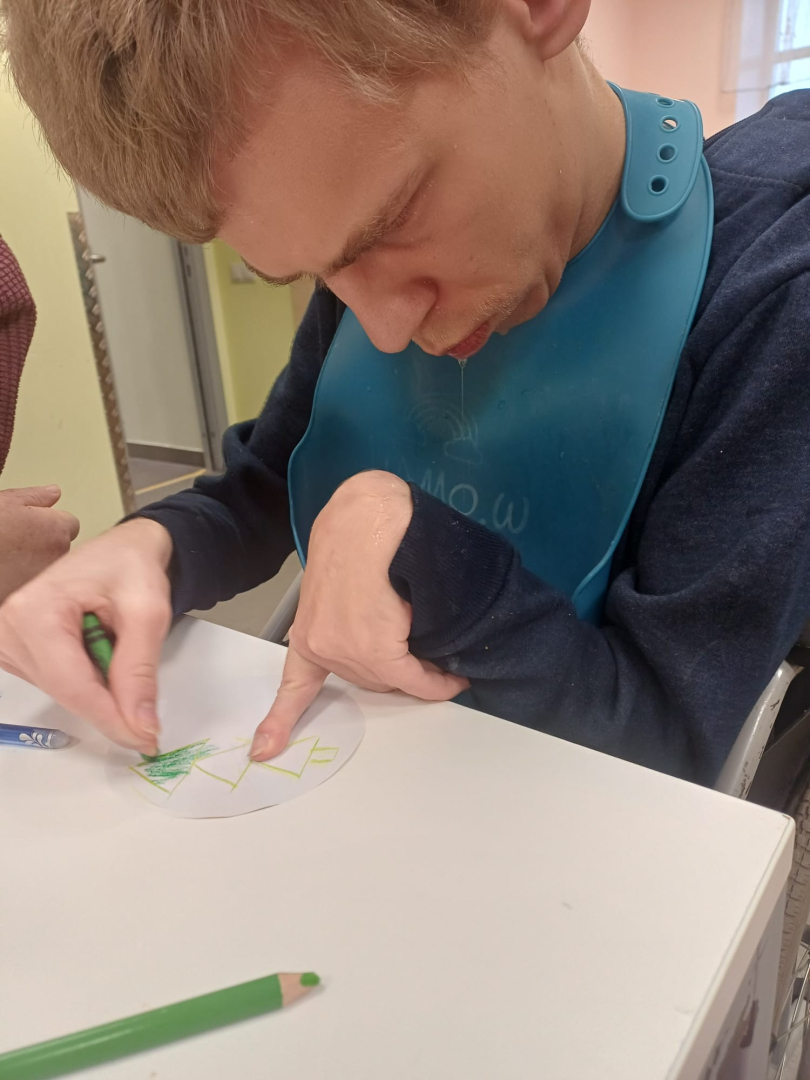 ziemassvētku rotājumu veidošana