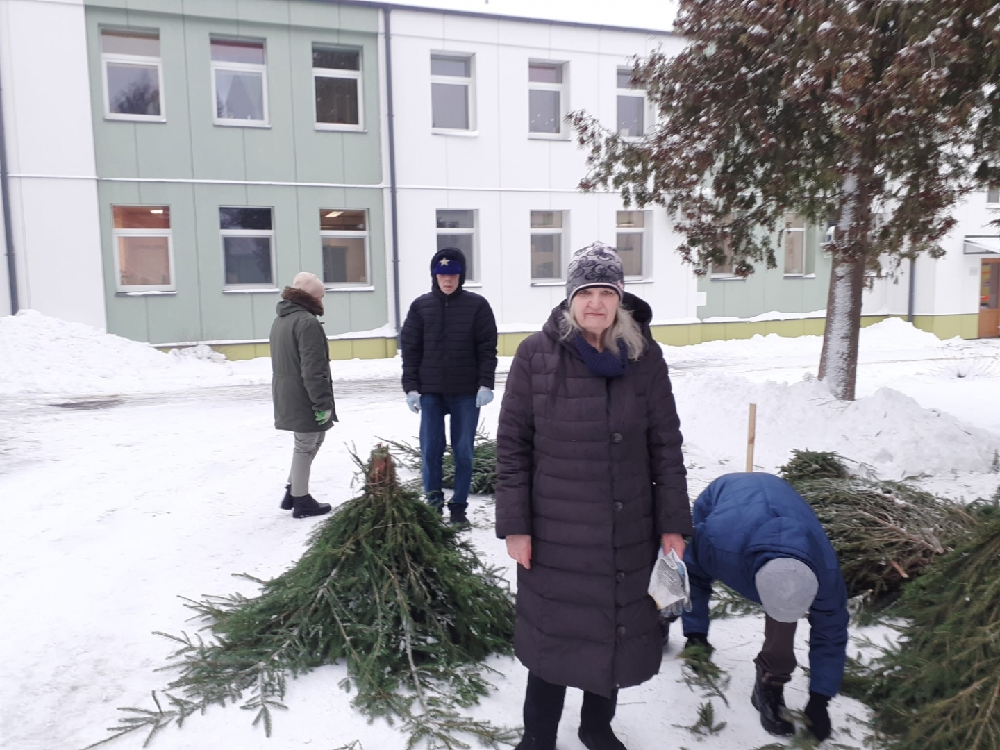 Klienti gatavo Ziemassvētku rotājumus