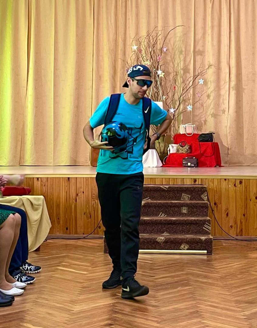 Cilvēki ar pašu dizainētām somām