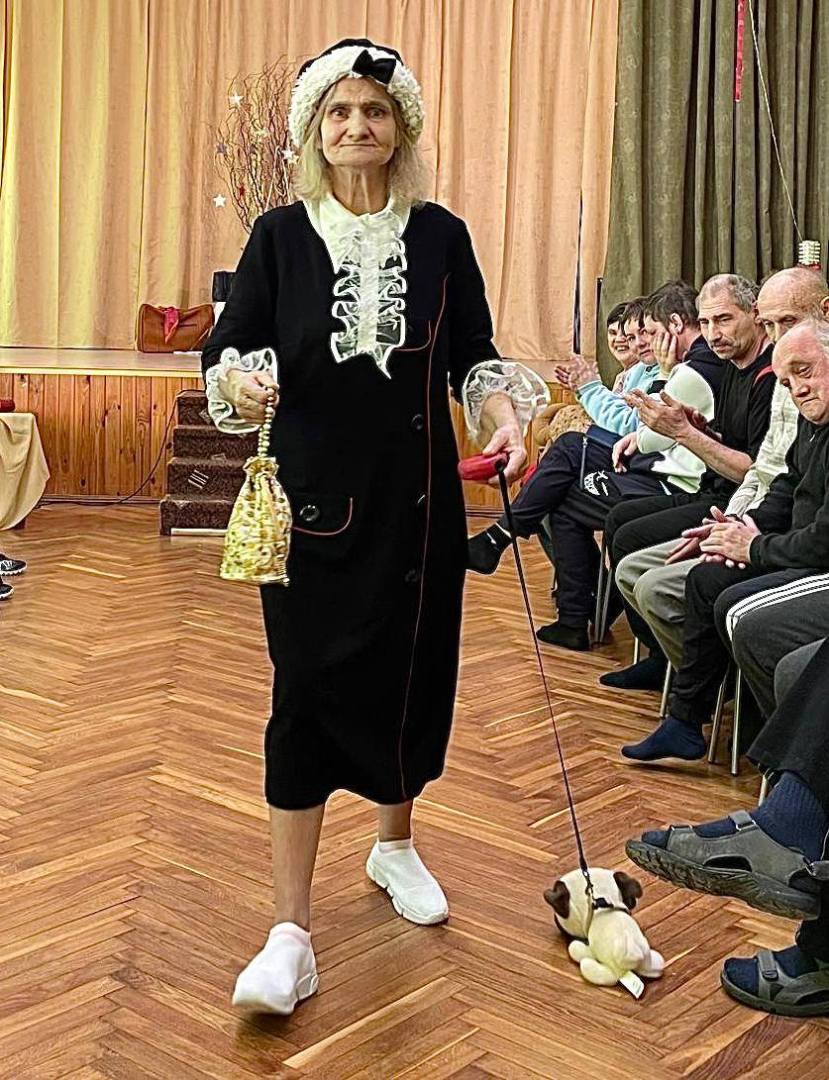 Cilvēki ar pašu dizainētām somām