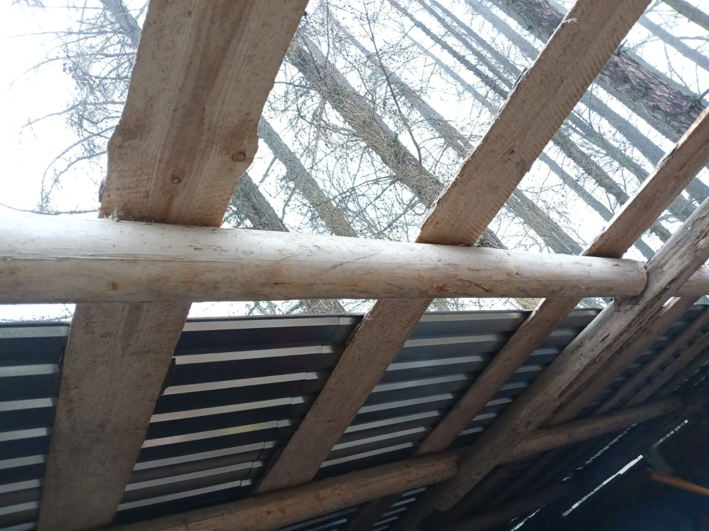 Filiāles telpas pēc remontdarbu veikšanas,nojumes jumts