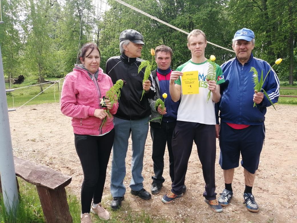 Volejbola spēlētāju kopbilde